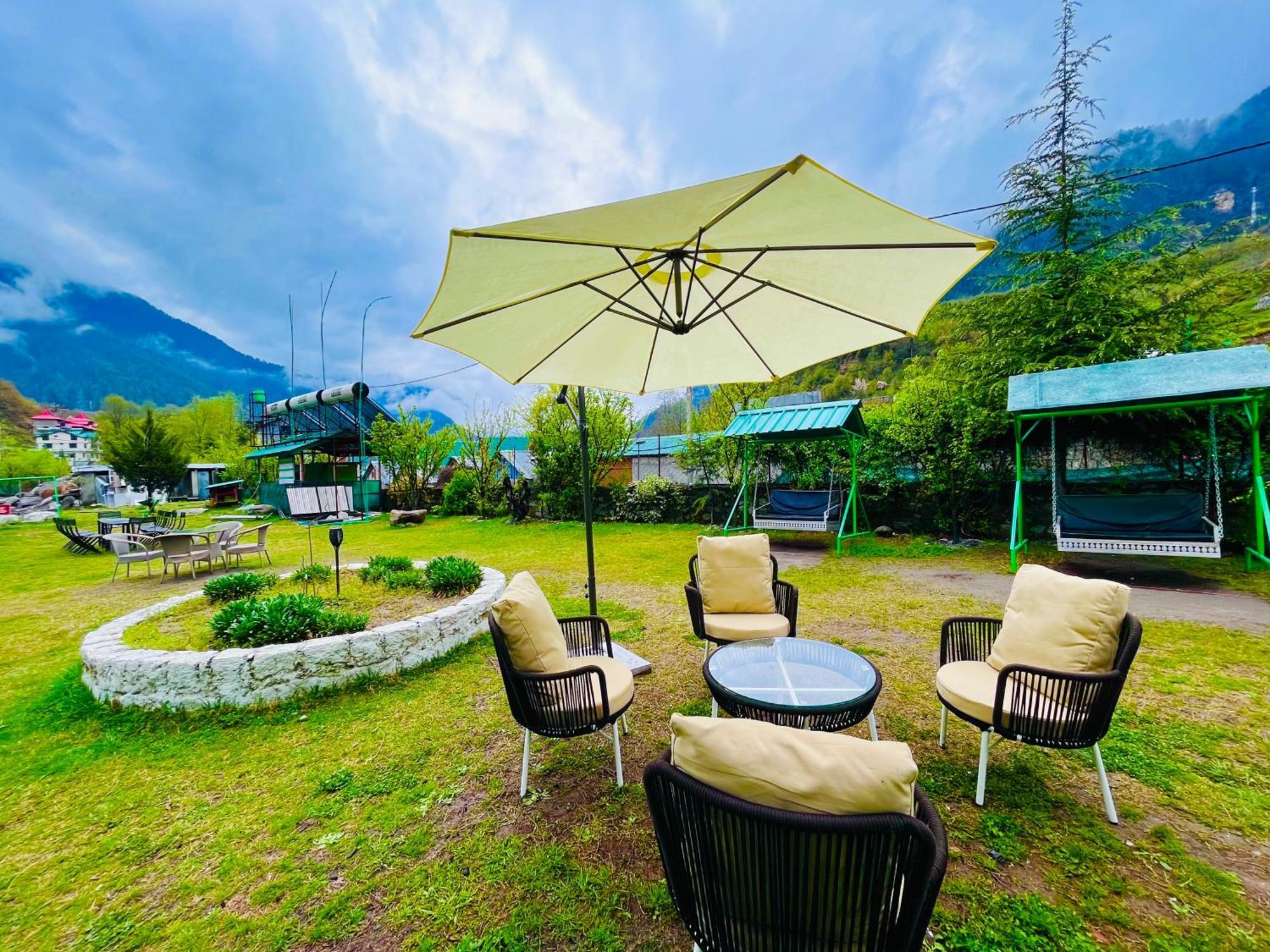 Himalayan Riverside Swiss Cottage Tents, Manali Exteriör bild