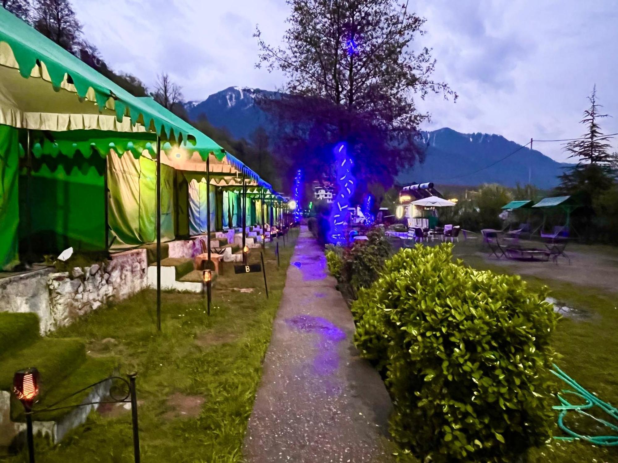 Himalayan Riverside Swiss Cottage Tents, Manali Exteriör bild