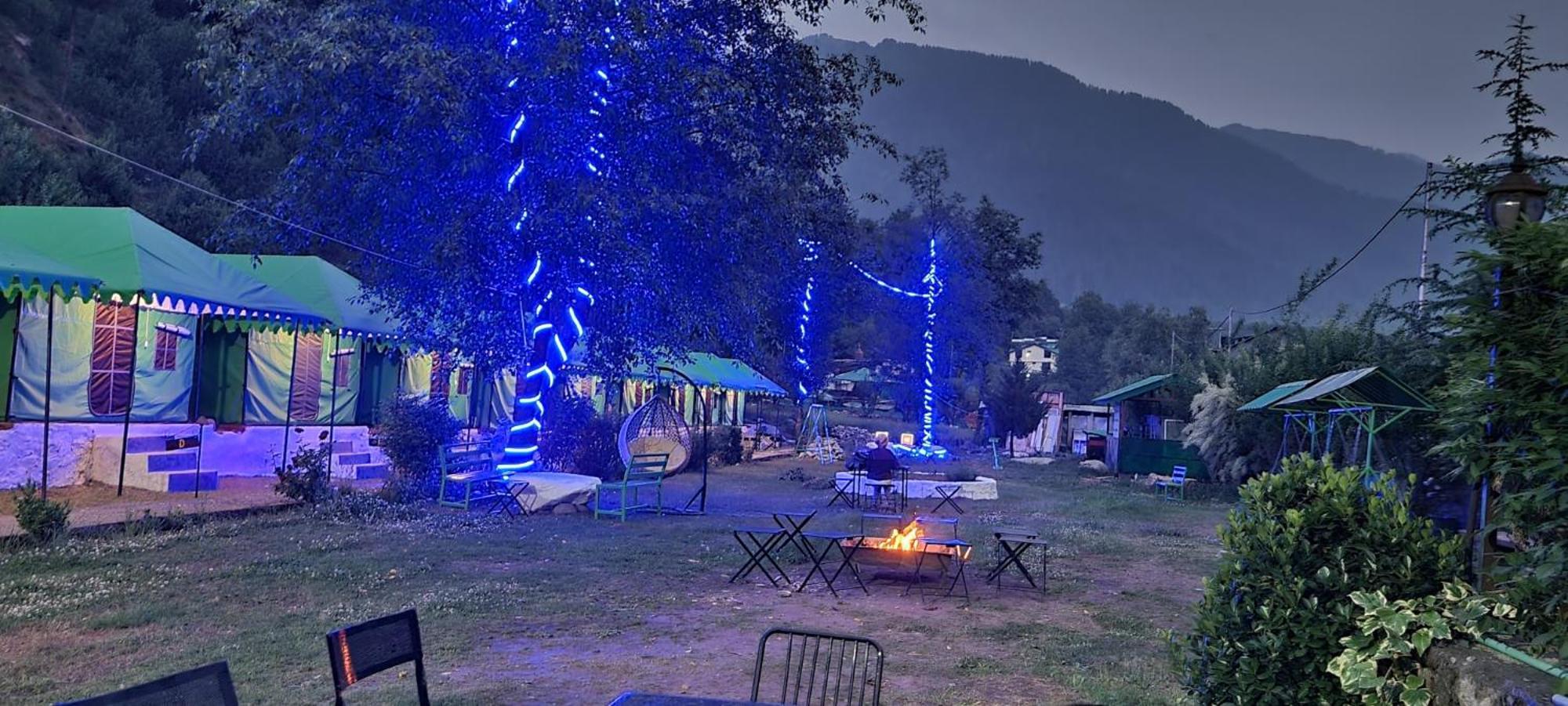 Himalayan Riverside Swiss Cottage Tents, Manali Exteriör bild